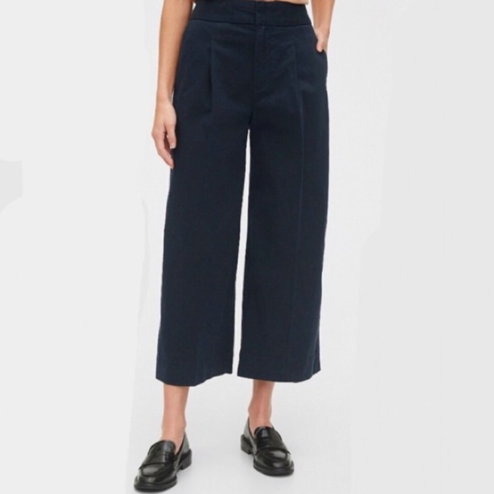 Gap Wide Leg Khaki Culottes in Navy Blue